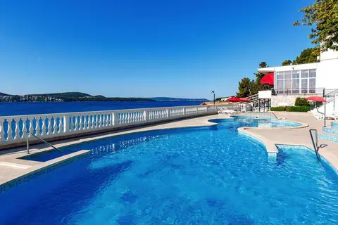 Hotel Val in Seget Donji