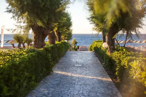 Pegasos Deluxe Beach Hotel in Φαληράκι — foto 15