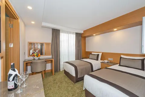 Bisetun Hotel in Fatih — foto 25