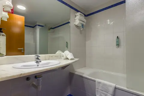 Travelodge Madrid Alcala de Henares in Alcalá de Henares — foto 16