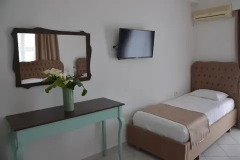 Epirus Hotel in Sarandë — foto 22