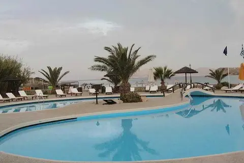 Far Out Village Hotel in Μυλοπότας — foto 7
