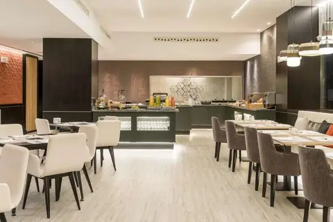 Hotel Ilunion Malaga in Málaga — foto 12