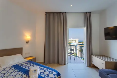 Tetyk Hotel Apartments in Παραλίμνι — foto 3