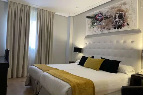 Hotel Suites Feria in Madrid — foto 4