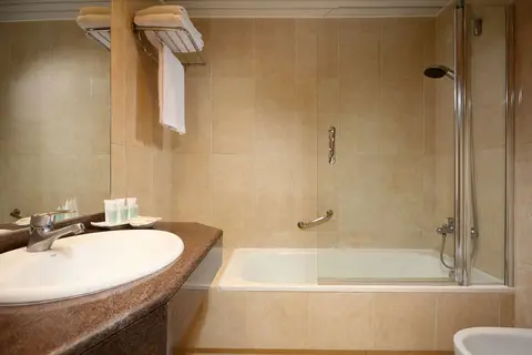 Las Arenas Affiliated by Melia in Benalmádena — foto 25