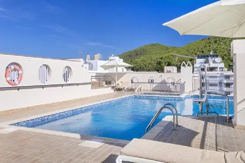 Duquesa Playa in Santa Eulària des Riu — foto 3