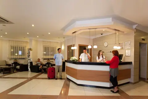 Remi Hotel in Cleopatra beach — foto 2