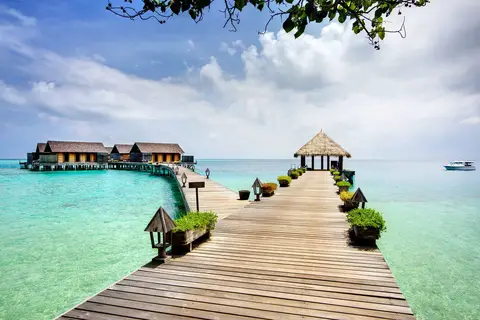 Gangehi Island Resort in Gangehi North Kandu - manta cleaning station — foto 6
