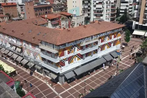 Bazaar Hotel in Tirana — foto 10