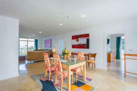 Waterfront Suites Phuket by Centara in ตำบลกะรน — foto 7