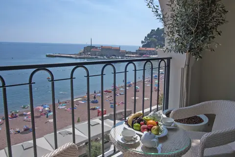 Riva in Petrovac na Moru — foto 17