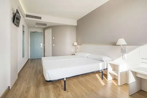 Hotel ILUNION Valencia 3 in Valencia — foto 2