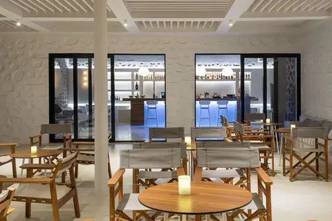 The Alkistis Hotel in Άγιος Στέφανος — foto 9