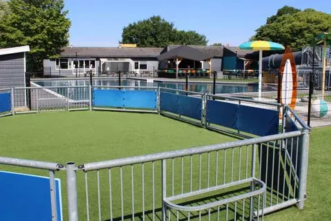 Recreatiepark Rhederlaagse Meren foto 8