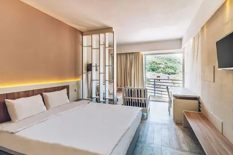 Carine Hotel Delfin in Bijela — foto 19
