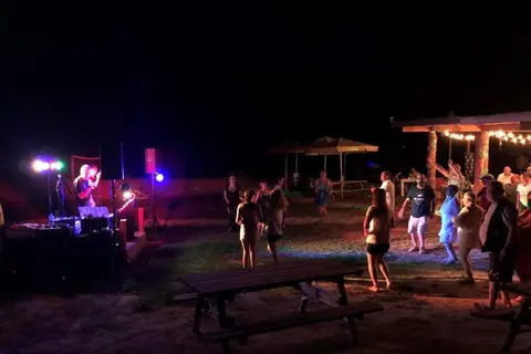 Camping Les Lacs D Armagnac in Bretagne-d'Armagnac — foto 14