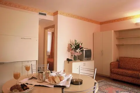 Club Hotel la Vela in Torbole Casaglia — foto 17