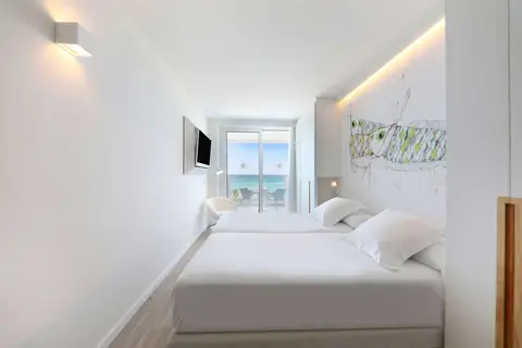 Iberostar Waves Bahía de Palma in Palma — foto 3