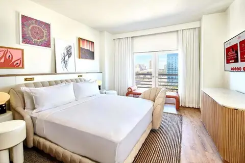Virgin Hotels Las Vegas Curio Collection by H in Las Vegas — foto 3