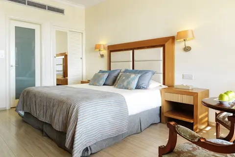 Alexander The Great Beach Hotel in Paphos — foto 13