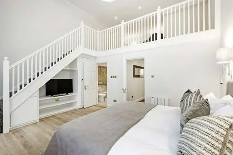 Queensgate Court Appartementen in Londen, foto 3