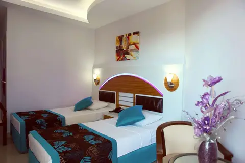 Kleopatra Ada Beach in Alanya — foto 3