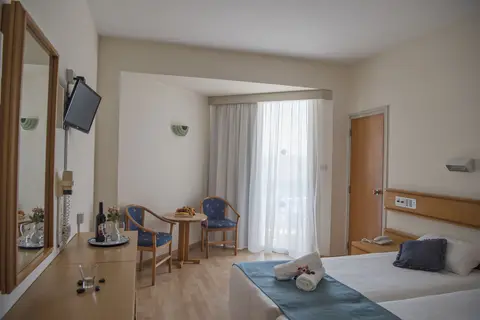 Kissos Hotel in Paphos — foto 15