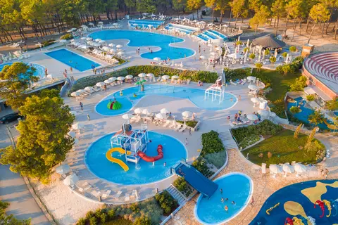Zaton Holiday Resort - Glamping in Zaton