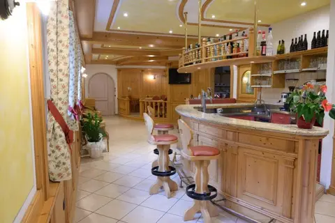 Hotel Garnì Costa Verde in Bocenago — foto 6