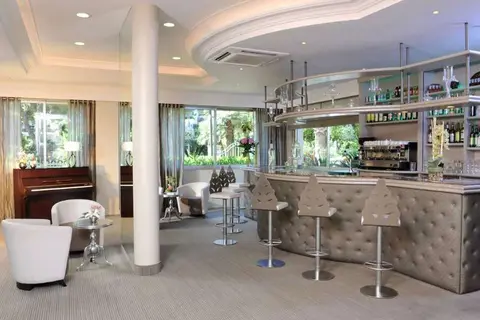 Hotel Les Strelitzias in Antibes — foto 7