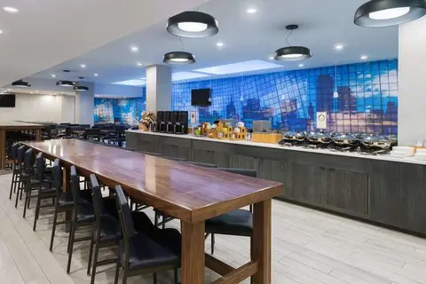 Hotel Fairfield Inn & Suites New York Manhatt in New York — foto 7