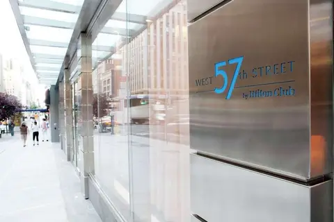 West 57th Street by Hilton Club in New York — foto 6