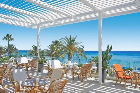 Sunrise Beach Hotel in Παραλίμνι — foto 6