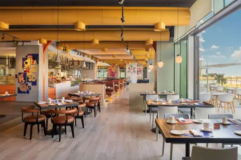 The WB Abu Dhabi Curio Collection by Hilton in أبوظبي — foto 10