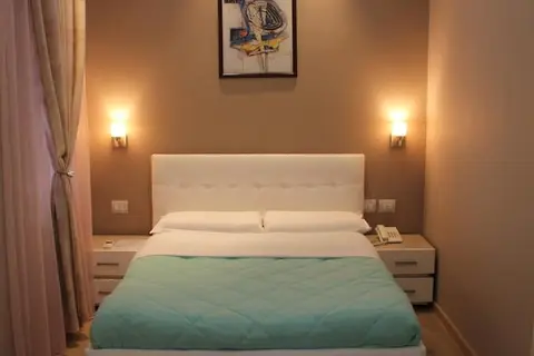 Hotel Vila Verde City Center in Tirana — foto 21