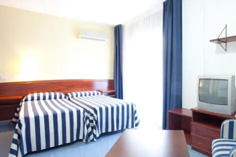 Aparthotel - Apartamentos Olimar II in Calafell — foto 6