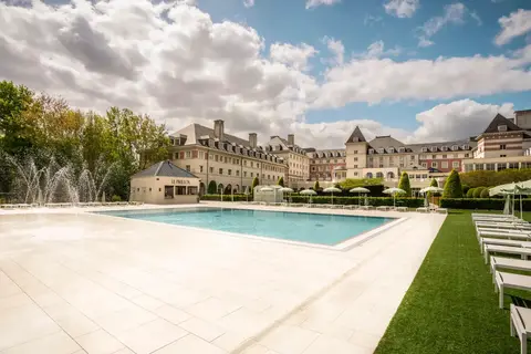 Dream Castle Fabulous Hotels Group in Magny-le-Hongre — foto 2