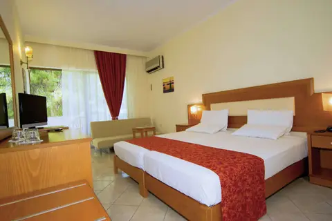 Porfi Beach Hotel in Νικήτη — foto 6