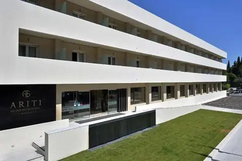 Ariti Grand Hotel in Korfoe — foto 17
