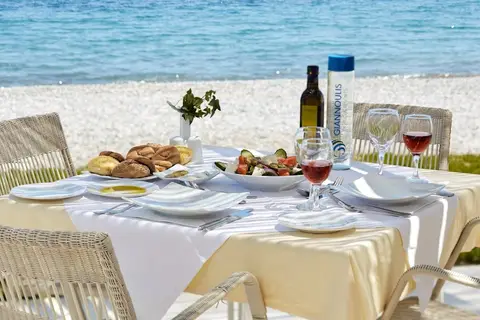 Grand Bay Beach Resort in Kolymbari — foto 25