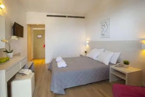 Harmony Bay Hotel in Limassol — foto 15