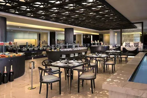 Sofitel Abu Dhabi Corniche in الدَّانَةْ — foto 11