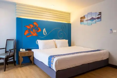 Days Inn by Wyndham Patong Beach Phuket in ตำบลป่าตอง — foto 2