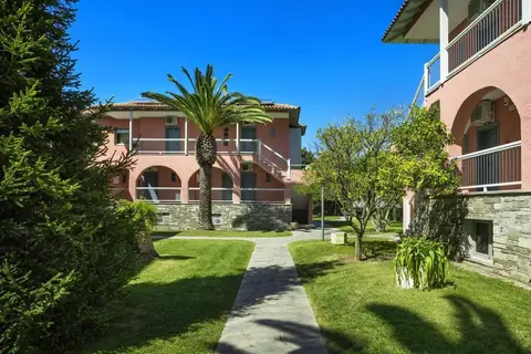 Hanioti Village Resort in Δημοτική Ενότητα Παλλήνης — foto 2