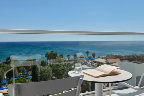 Esperides Beach in Φαληράκι — foto 3