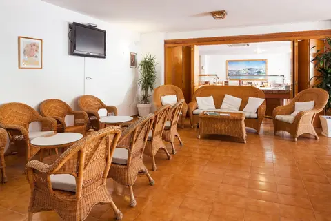 Aparthotel Puerto Cala Vadella in Sant Josep de sa Talaia — foto 25
