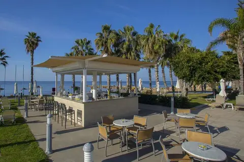 Louis Ledra Beach Hotel in Γεροσκήπου — foto 12