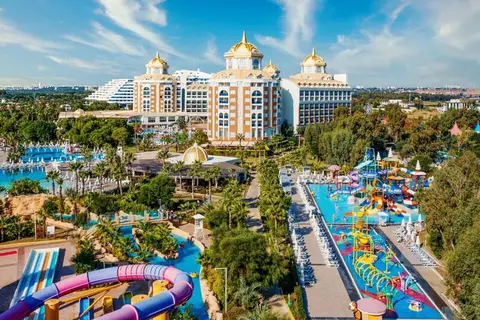 Delphin Be Grand Hotel in Güzeloba Mahallesi
