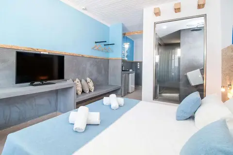 Tinas Plus Hotel in Φαληράκι — foto 4